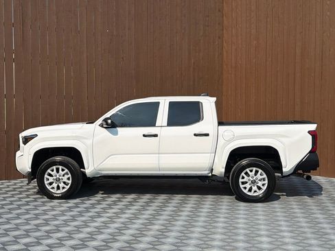 Used 2024 Toyota Tacoma SR image 14