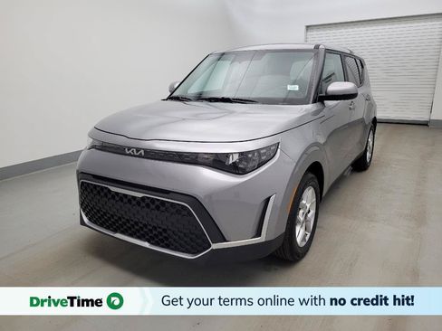 Used 2025 Kia Soul LX w/ LX Technology Package FWD image 1