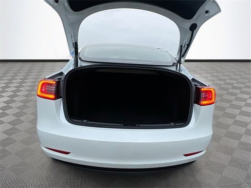 Used 2023 Tesla Model 3 Standard Range image 26