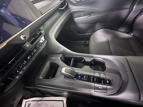 Used 2023 Toyota Crown XLE AWD/4WD image 29