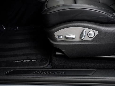 Certified 2026 Porsche Macan AWD/4WD image 11