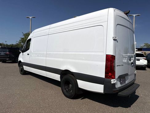 Used 2025 Mercedes-Benz Sprinter 3500 image 6