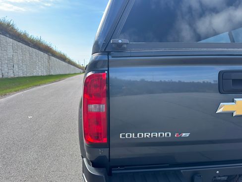 Used 2017 Chevrolet Colorado Z71 image 7