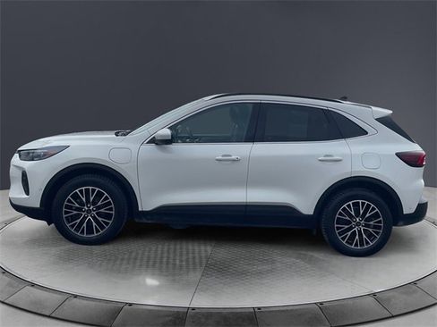 Used 2023 Ford Escape SE w/ PHEV Premium Package image 2