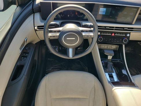 Certified 2025 Hyundai Tucson SEL image 12