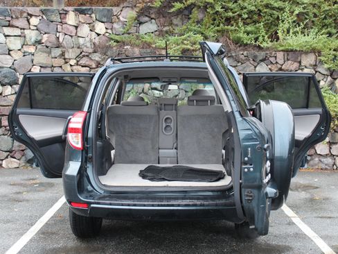 Used 2010 Toyota RAV4 4WD image 10