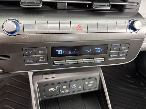Used 2024 Hyundai Kona Limited AWD/4WD image 25