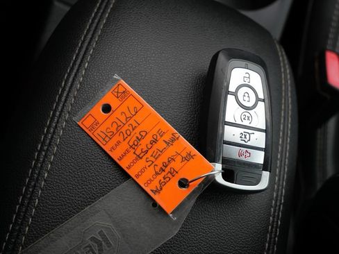 Used 2021 Ford Escape SEL AWD/4WD image 37