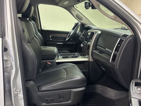 Used 2018 RAM 1500 Laramie w/ Convenience Group AWD/4WD image 24