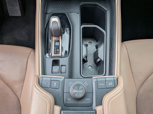 Used 2024 Toyota Grand Highlander AWD Hybrid image 35