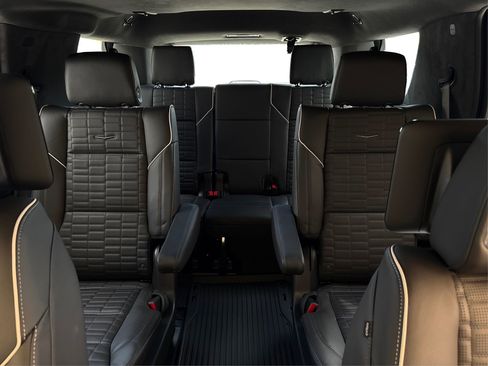 Certified 2026 Cadillac Escalade Platinum Sport w/ LPO, ONYX Package AWD/4WD image 19