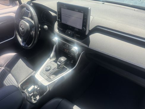 Used 2022 Toyota RAV4 XSE AWD/4WD image 25