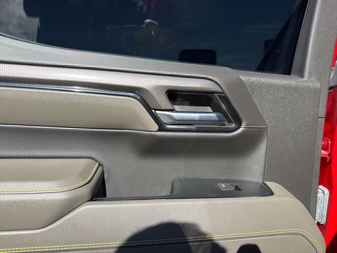 Used 2023 Chevrolet Silverado 1500 ZR2 image 32