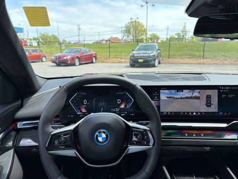 Used 2025 BMW i5 xDrive40 w/ Premium Package AWD/4WD image 47