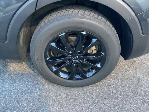 Used 2020 Kia Telluride LX AWD/4WD image 8