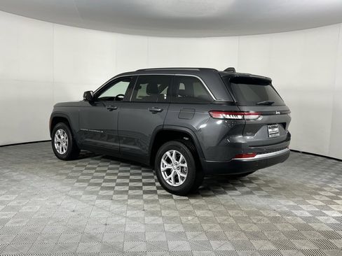 Used 2022 Jeep Grand Cherokee Limited image 7