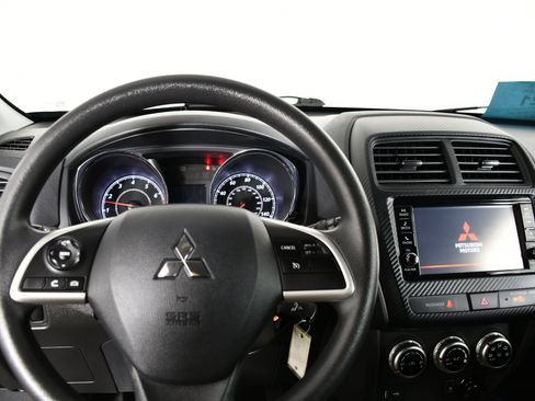 Used 2025 Mitsubishi Outlander Sport ES image 16