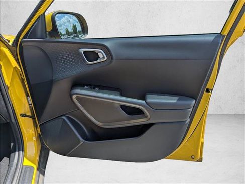 Used 2020 Kia Soul S FWD image 22