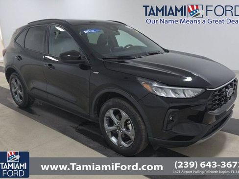 Used 2025 Ford Escape ST-Line Select AWD/4WD image 1