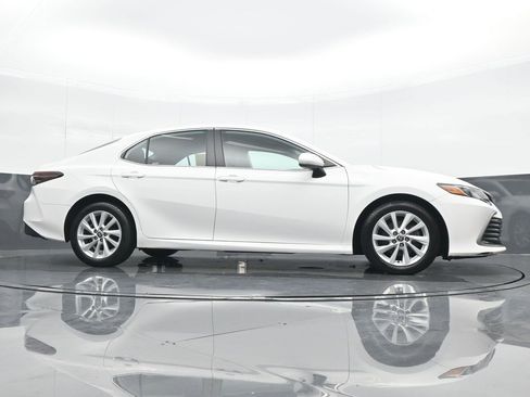Used 2022 Toyota Camry LE image 22