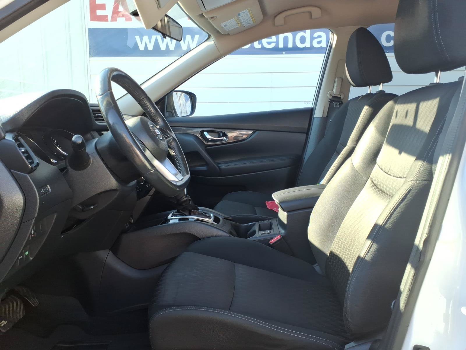 Used 2017 Nissan Rogue SV FWD image 7