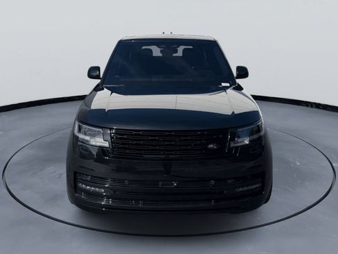 Used 2025 Land Rover Range Rover SE AWD/4WD image 2