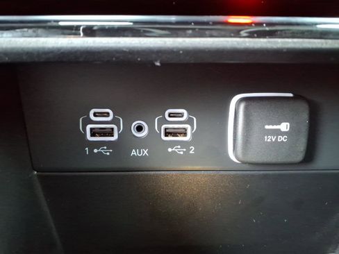 New 2025 Jeep Grand Cherokee Limited w/ Black Appearance Package AWD/4WD image 13