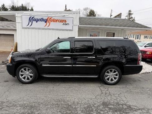 Used 2013 GMC Yukon XL Denali image 16