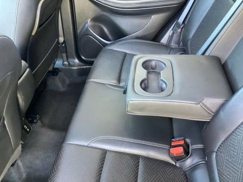 Used 2021 Buick Encore GX Essence w/ Experience Buick Package AWD/4WD image 31