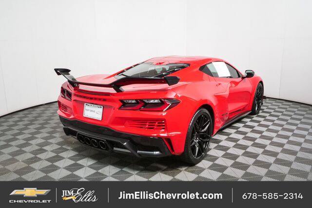 Used 2025 Chevrolet Corvette Z06 w/ Z07 Performance Package RWD image 3