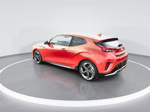 Used 2019 Hyundai Veloster Turbo image 6