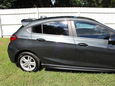 Used 2018 Chevrolet Cruze LT w/ Convenience Package image 5