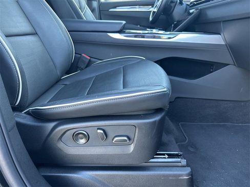 Certified 2025 Cadillac Escalade Premium Luxury image 40