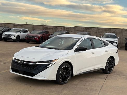 New 2026 Nissan Sentra SR w/ SR Premium Package image 4