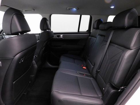 Used 2025 Hyundai Santa Fe SEL image 23