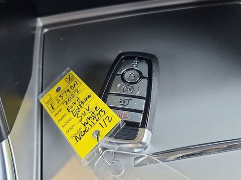 Certified 2022 Ford Explorer XLT w/ Equipment Group 202A AWD/4WD image 29