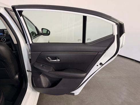 Used 2025 Nissan Sentra SR w/ SR Premium Package FWD image 28