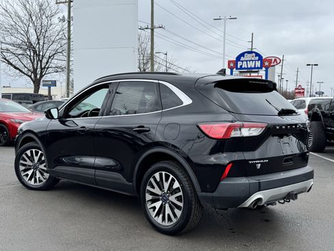 Used 2020 Ford Escape Titanium AWD/4WD image 16