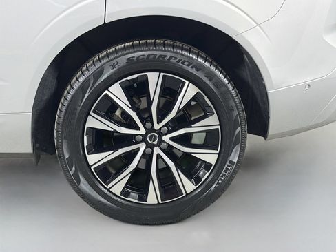 Certified 2023 Volvo XC60 B5 Plus w/ Climate Package AWD/4WD image 28