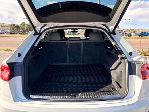 Used 2021 Audi Q8 Premium Plus w/ Premium Plus Package AWD/4WD image 28