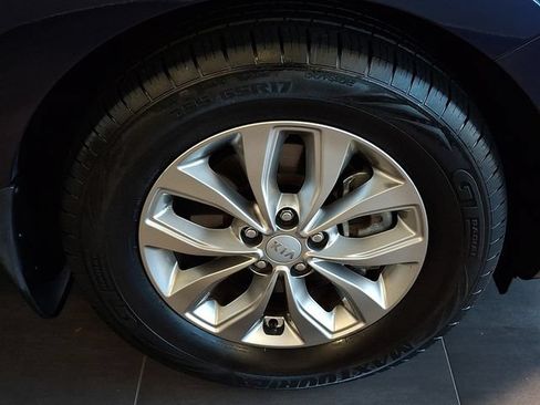 Used 2019 Kia Sedona LX FWD image 7