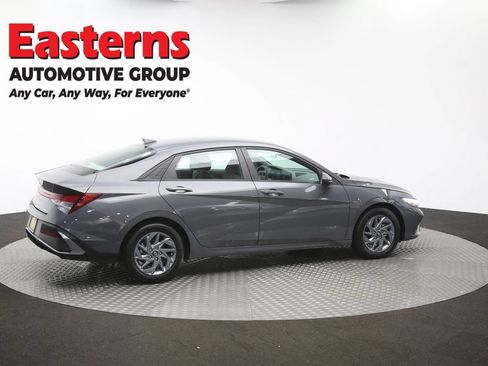 Used 2024 Hyundai Elantra SEL FWD image 41