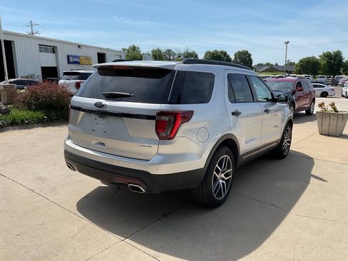 Used 2016 Ford Explorer Sport w/ Equipment Group 401A AWD/4WD image 9