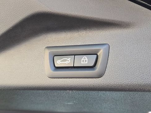 Used 2022 BMW X5 xDrive40i w/ Premium Package AWD/4WD image 30