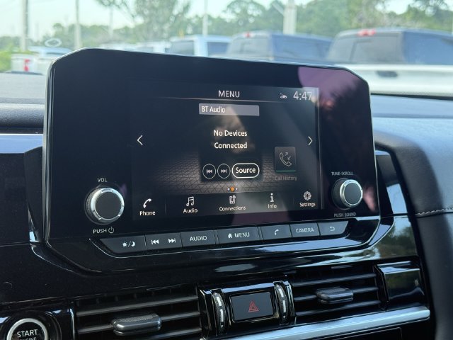 Used 2024 Nissan Pathfinder SV FWD image 26