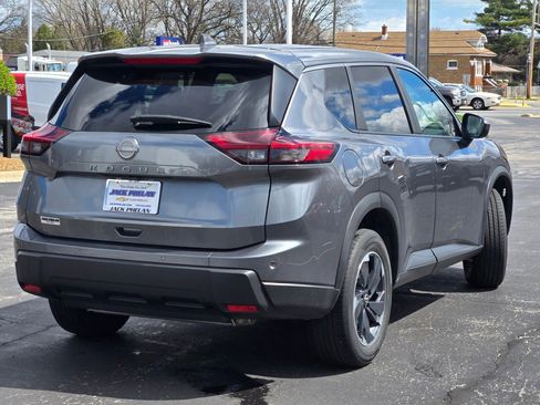 Used 2025 Nissan Rogue SV FWD image 11