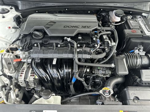 Used 2024 Hyundai Elantra SEL FWD image 17