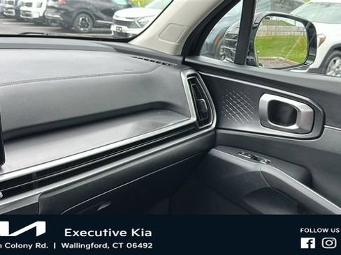 Certified 2024 Kia Sorento S w/ Panoramic Sunroof Package AWD/4WD image 21
