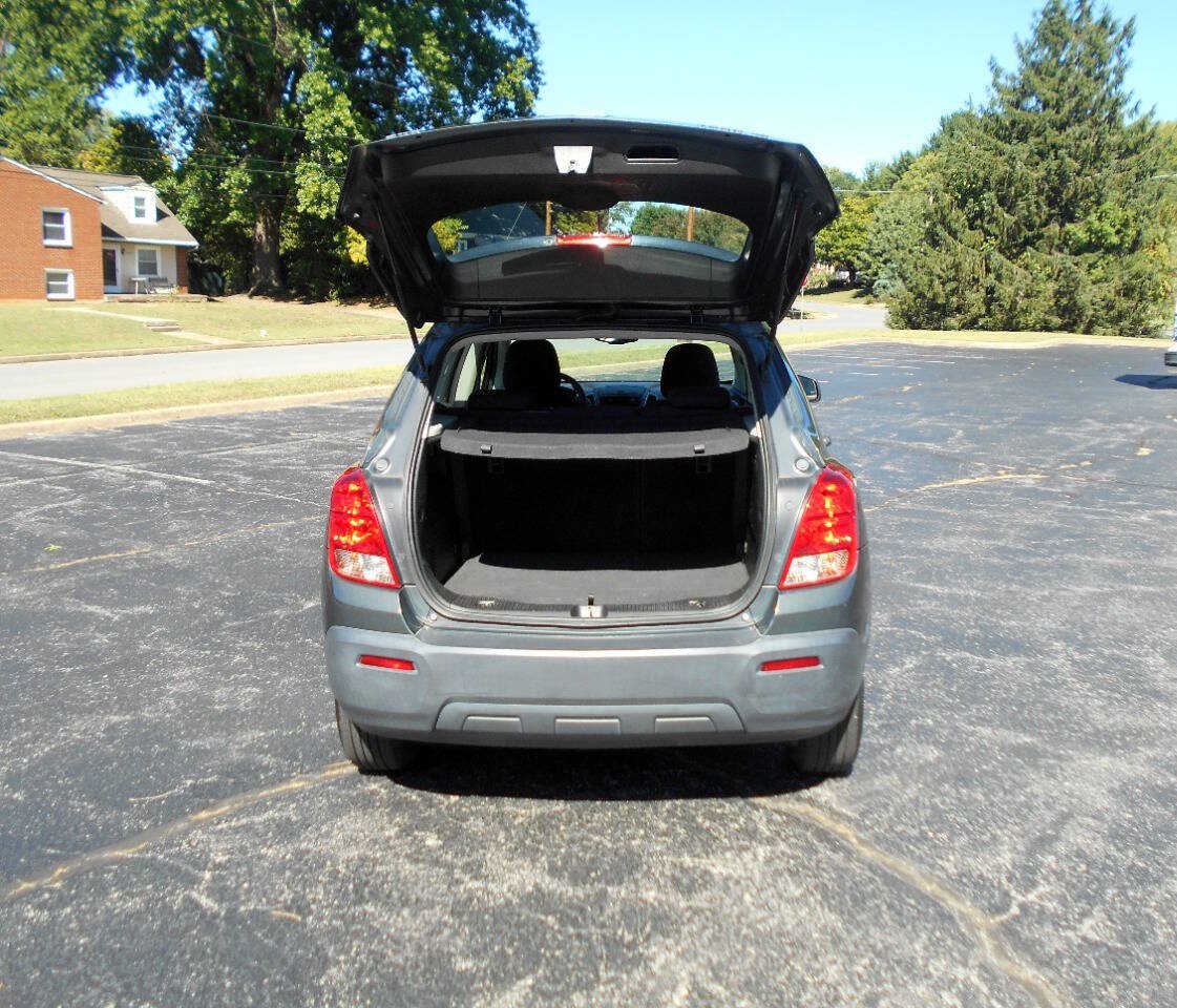 Used 2016 Chevrolet Trax LS AWD/4WD image 17