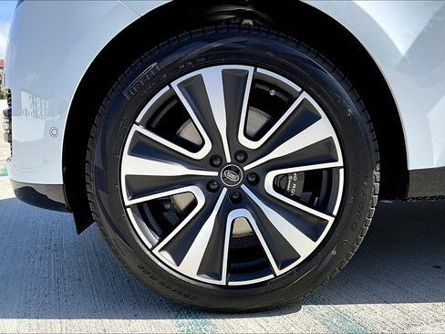 New 2025 Land Rover Range Rover Autobiography image 12